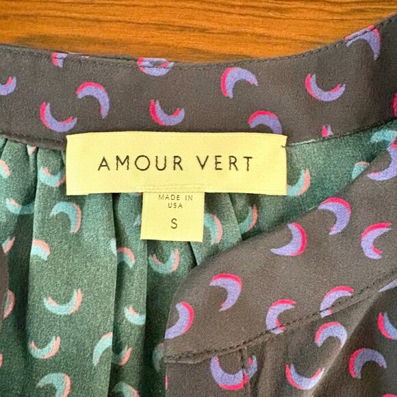 Amour Vert 100% Silk Blouse Navy Multicolor Print Size S Long Sleeve - Picture 5 of 16